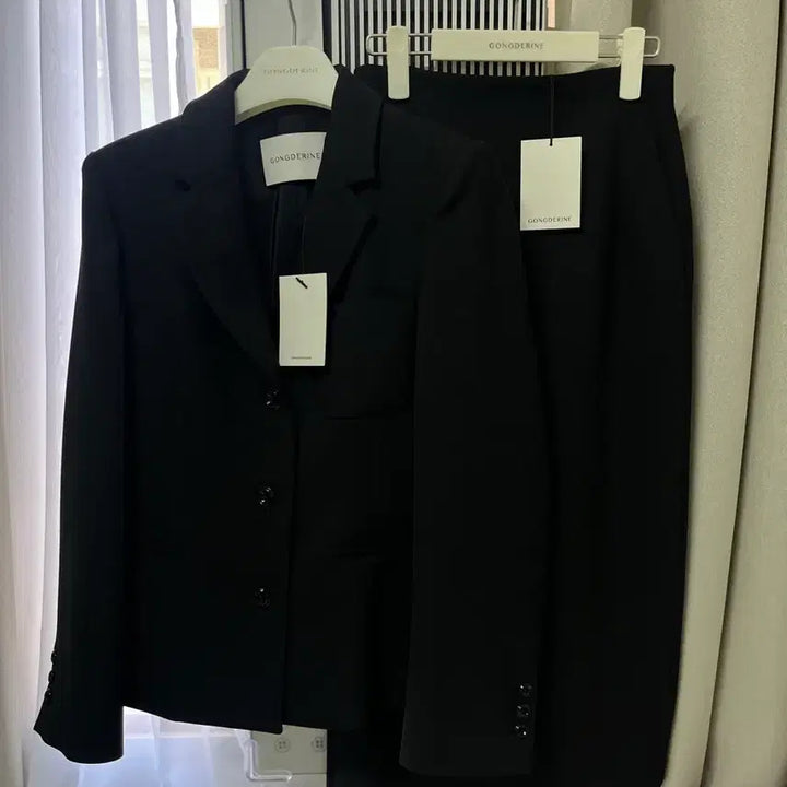 [BUNJANG] Gongderine Nia Wool Classic Jacket &amp; Skirt Set-up (New) / 공드린 니아 울 클래식 자켓 셋업(새상품)