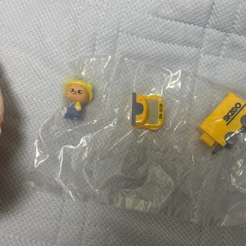 [BUNJANG] Stray Kids Peripim Skzoo School Bus Figure - Seungmin / 퍼핌 스키주 스트레이키즈 일본 가챠 스쿨버스 피규어 퍼핌 승민