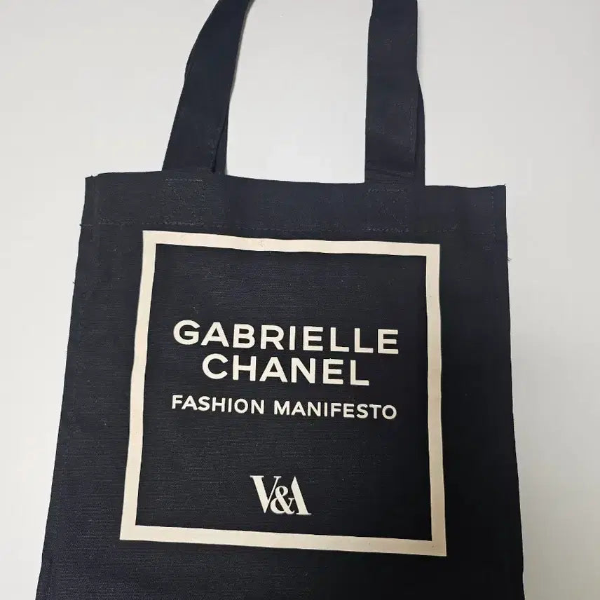 [BUNJANG] V&amp;A Museum Gabrielle Chanel Eco Bag / 정품)V&amp;A 뮤지엄 가브리엘 샤넬 에코백