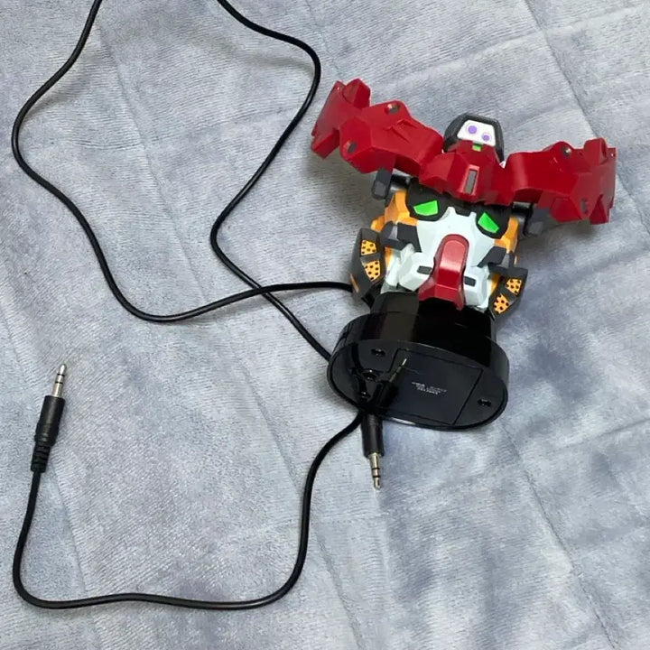 [BUNJANG] Gundam Zaku Axe Head Speaker + Ichiban Kuji Plate Set / 건담 지쿠악스 헤드 스피커 + 제일복권 접시