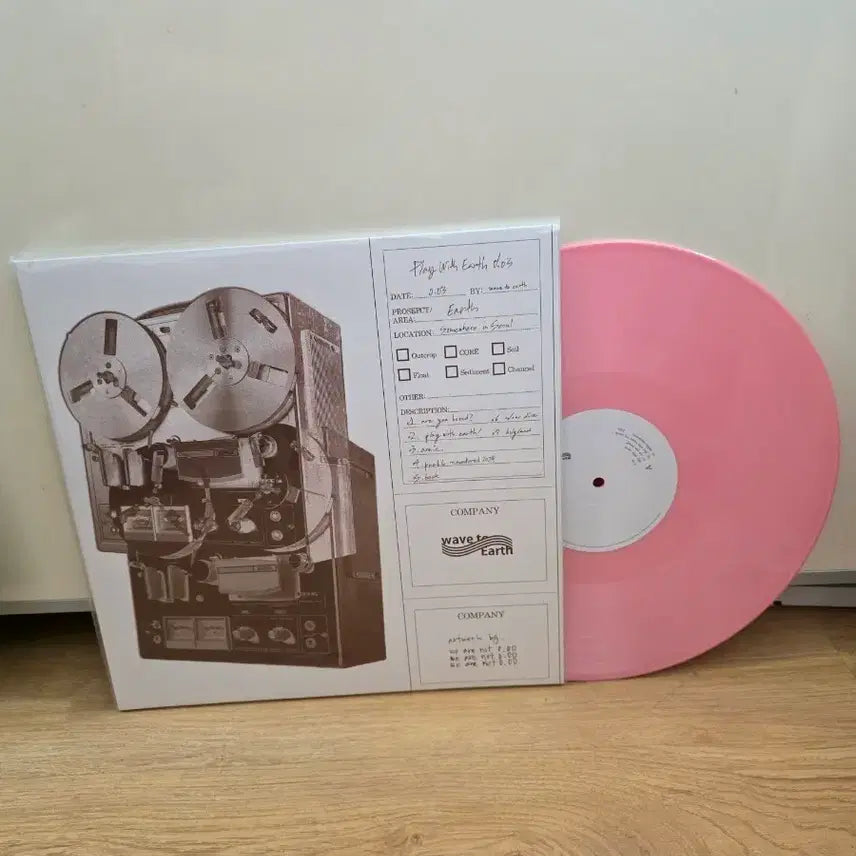 [SOLD OUT] 웨이브투어스 play with earth! 0.03 LP 핑크색