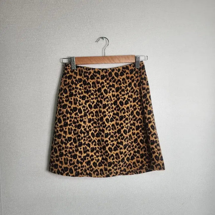 [BUNJANG] Breakfast Leopard Mini Skirt (Size S) / 브렉퍼스트 레오파드 미니스커트 S사이즈