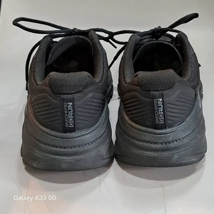 [BUNJANG] Skechers GoRun Max Cushioning Arch Fit 2.0 Running Shoes Black 255mm / 스케쳐스 고런 맥스쿠셔닝 아치핏  2.0블랙  255mm