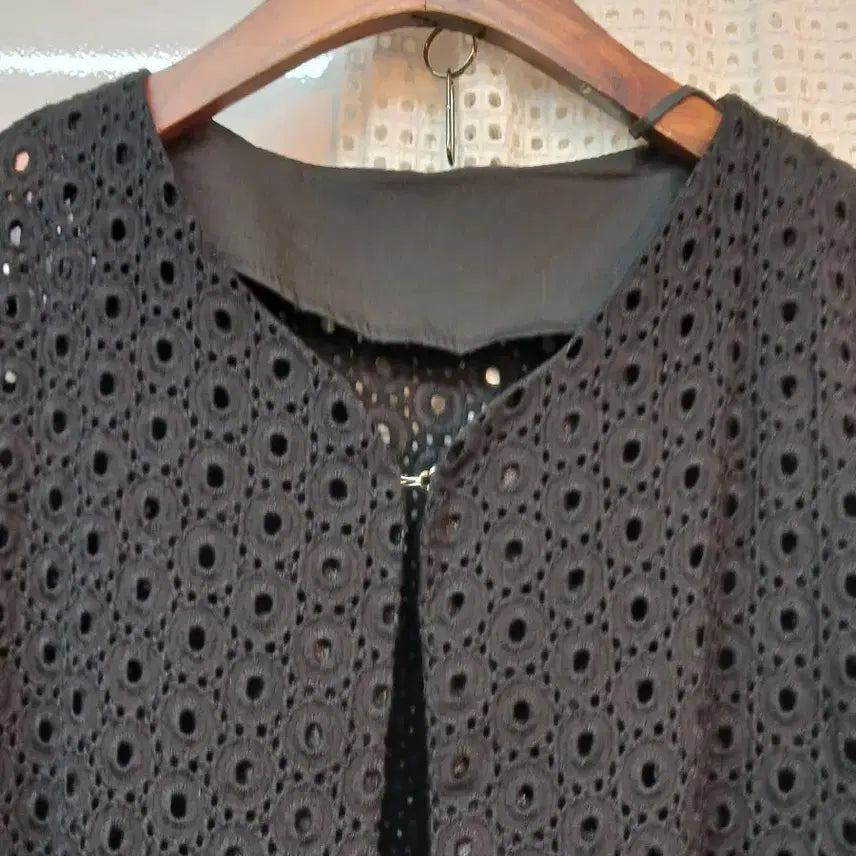 [BUNJANG] Black Eyelet Lace Cardigan / 블랙 아일렛 레이스 가디건 free