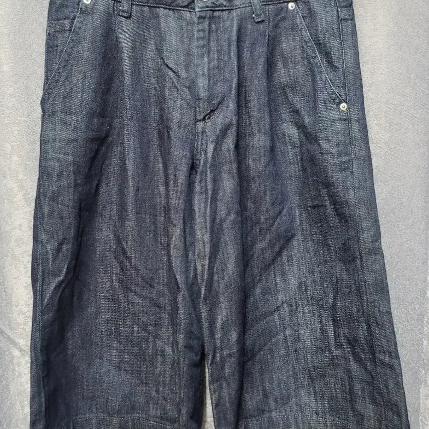 [BUNJANG] ZARA TRAFALUC Wide Raw Denim Shorts / [ZARA] 자라 트라팔룩 와이드 생지 데님 반바지