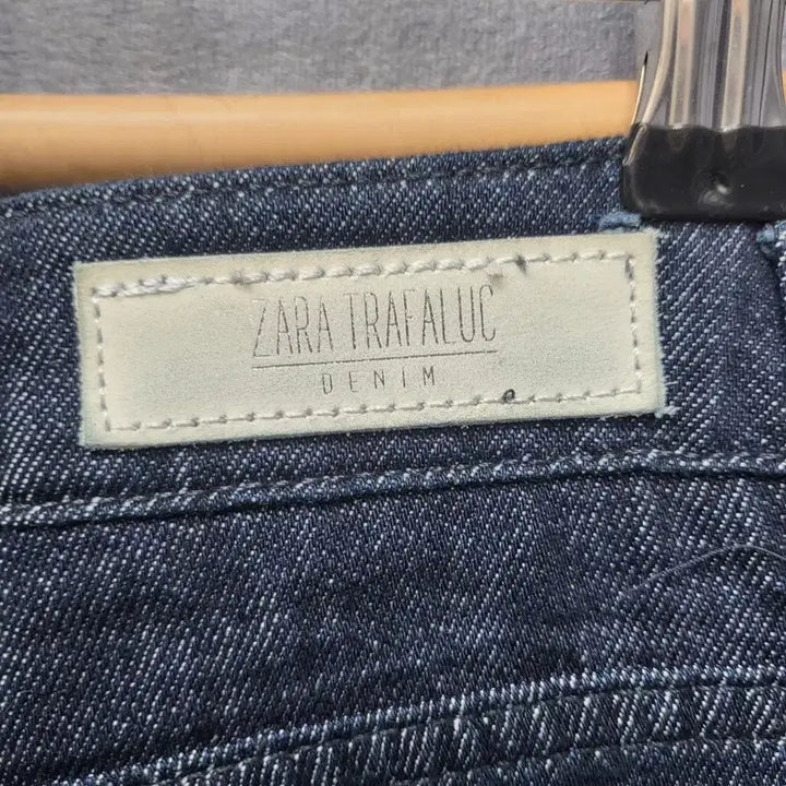 [BUNJANG] ZARA TRAFALUC Wide Raw Denim Shorts / [ZARA] 자라 트라팔룩 와이드 생지 데님 반바지