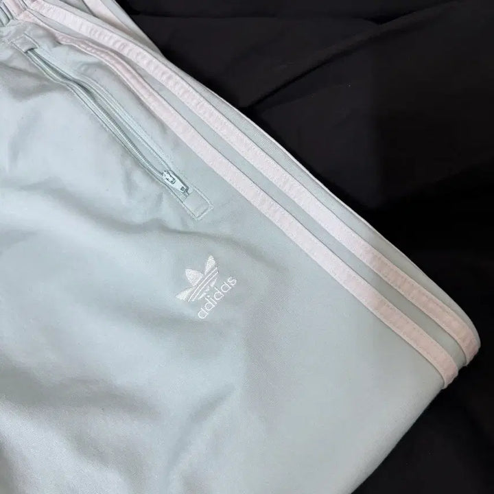 [BUNJANG] Adidas Training Pants Light Blue / 아디다스 트레이닝 팬츠 하늘색