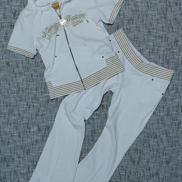 [BUNJANG] MF SISTAZ Y2K Velour Short Sleeve Hoodie Set (White) / [S] MF SISTAZ Y2K 벨로아 반팔 후드 세트 (화이트)