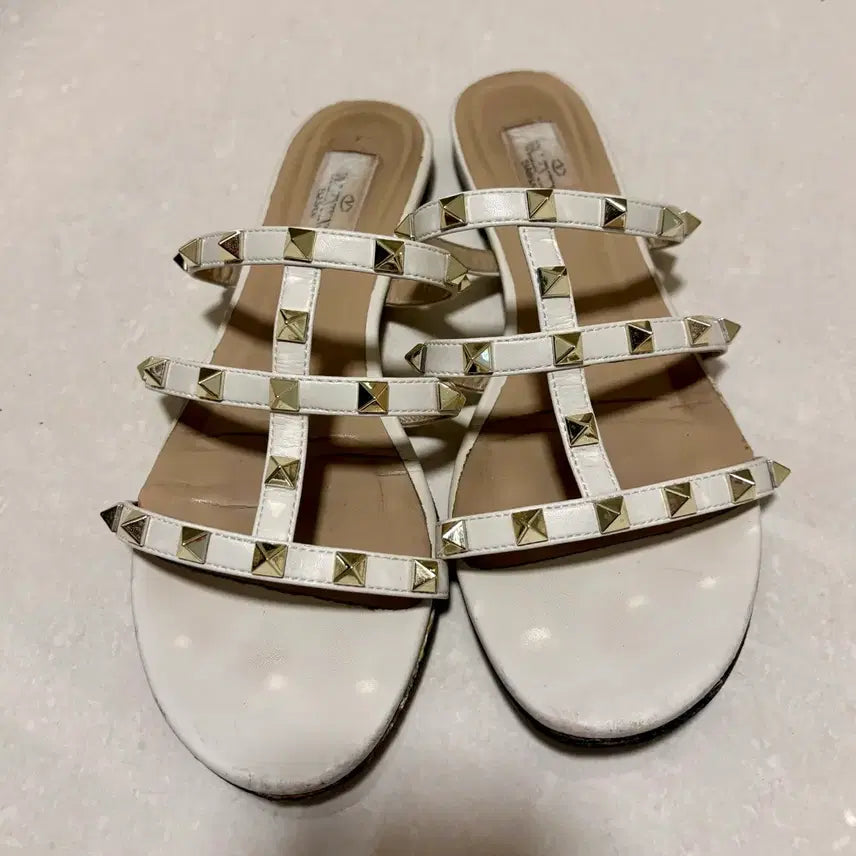 [BUNJANG] Valentino Rockstud Slide Sandals 37 (240) / 발렌티노 락스터드 슬라이드 샌들 37 (240)