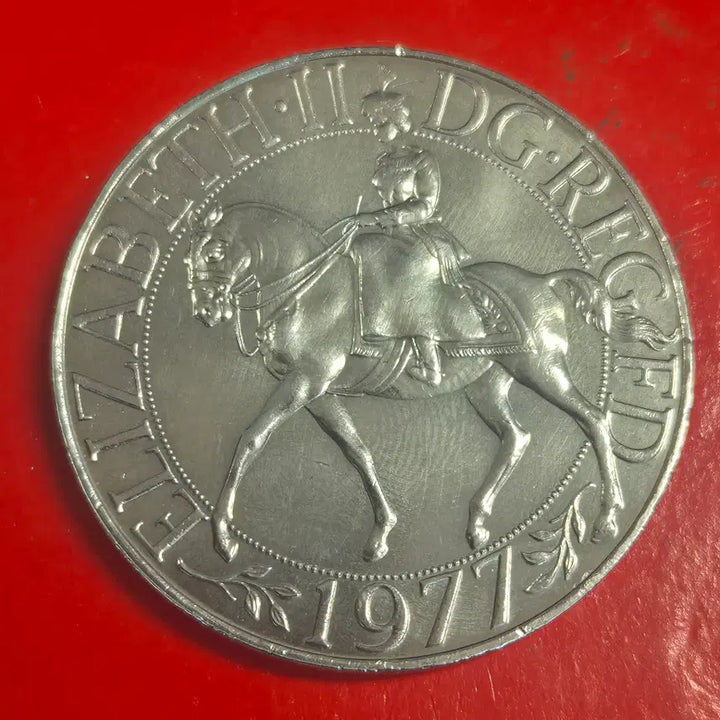 [BUNJANG] 1977 Queen Elizabeth II Silver Jubilee Commemorative Coin / (대형동전) 1977년 엘리자베스2세여왕 실버주빌리 기념주화  M2247