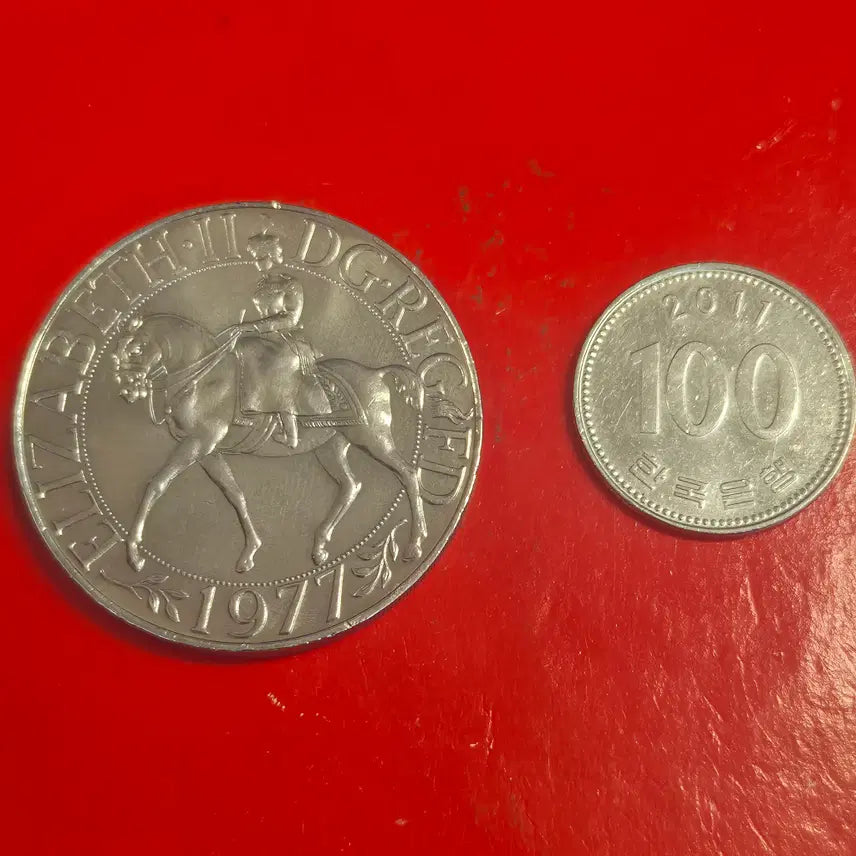 [BUNJANG] 1977 Queen Elizabeth II Silver Jubilee Commemorative Coin / (대형동전) 1977년 엘리자베스2세여왕 실버주빌리 기념주화  M2247