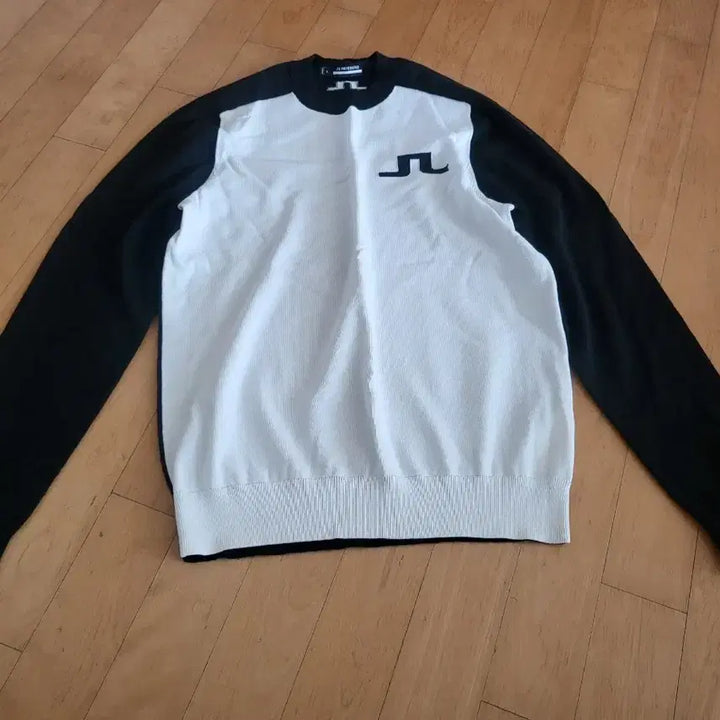[BUNJANG] J.Lindeberg Knit Sweater / 제이린드버그 블랙/화이트 니트 스웨터95