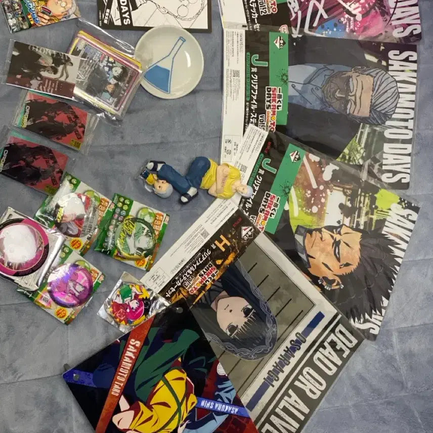 [BUNJANG] Sakamoto Days Merchandise Bundle (Figure, Clear File, Can Badges, Acrylic Stand, Cards) / 사카모토데이즈 굿즈 일괄 (피규어/클리어파일/캔뱃지)
