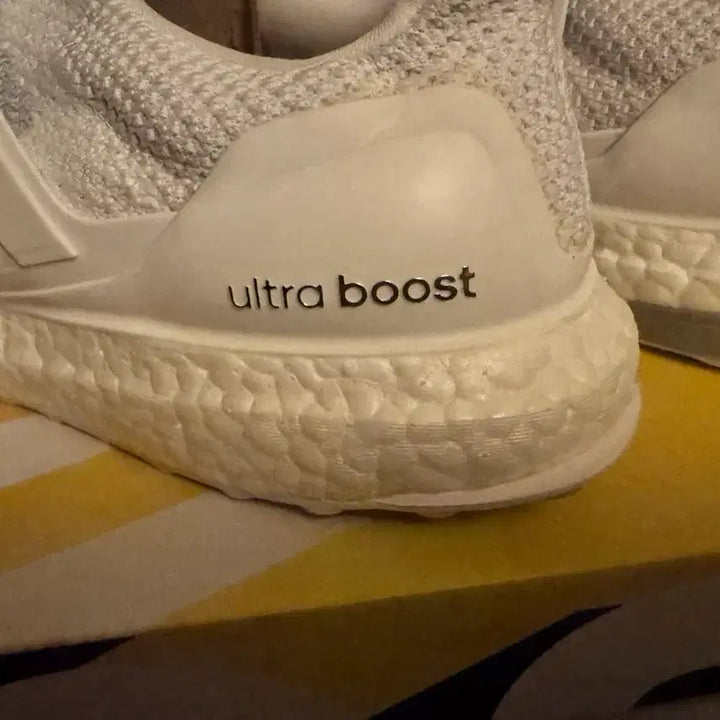 [BUNJANG] Adidas Ultraboost 20 Triple White Sneakers / 아디다스 울트라부스트20트리플화이트