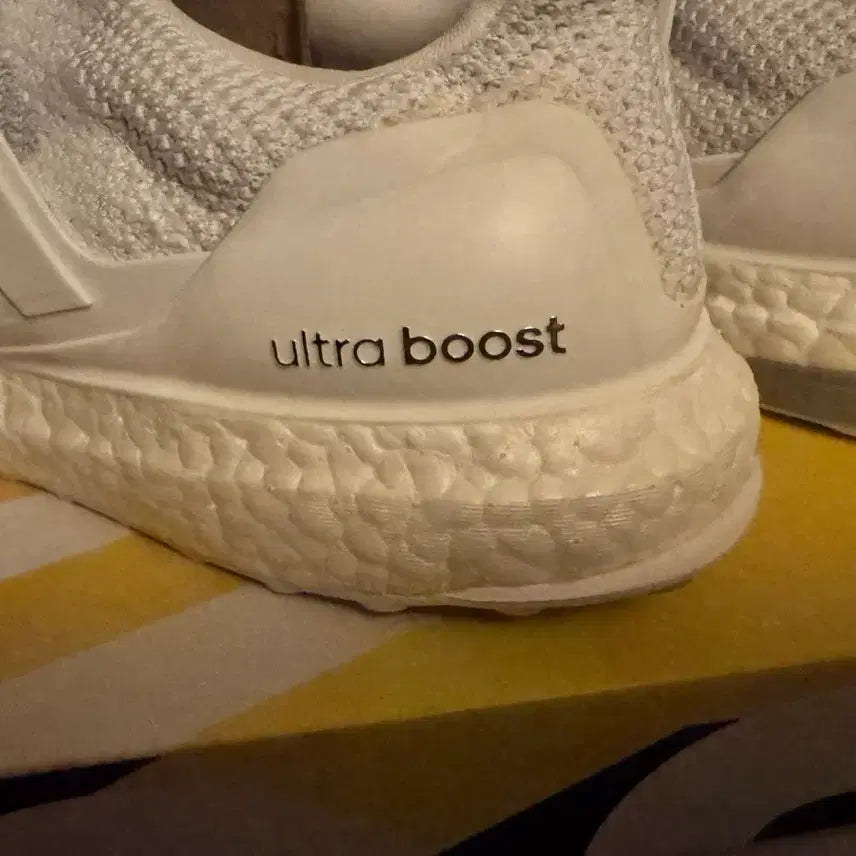 [BUNJANG] Adidas Ultraboost 20 Triple White Sneakers / 아디다스 울트라부스트20트리플화이트