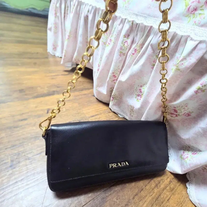 [BUNJANG] Prada Saffiano Black Gold Chain Shoulder Bag / 프라다 사피아노 블랙 금장 체인 백 정품