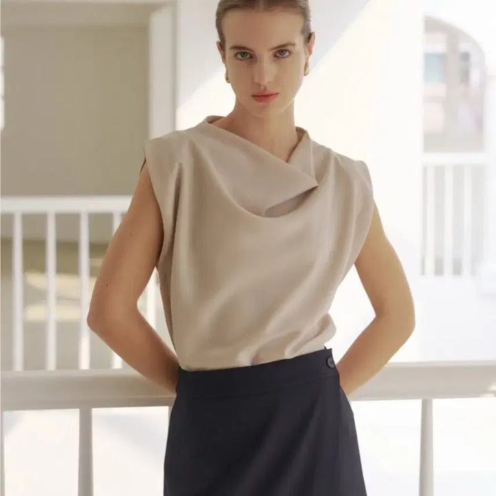 [BUNJANG] OBEIR Drape Neck Sleeveless Blouse (Light Beige) / [오브에르] 드레이프 넥 민소매 블라우스 (라이트베이지)