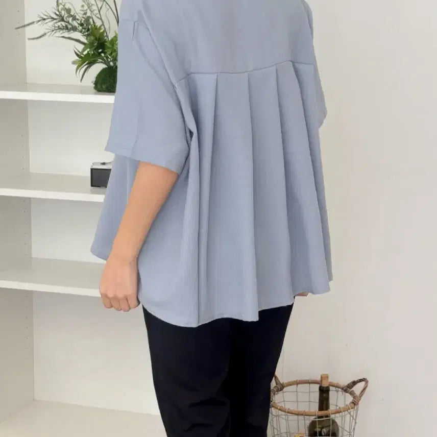 [BUNJANG] Loose Fit Short Sleeve Blouse - Plus Size, Maternity Friendly / 새상품 루즈핏 반팔 블라우스 빅사이즈 임부복 가능 뒷 플리츠