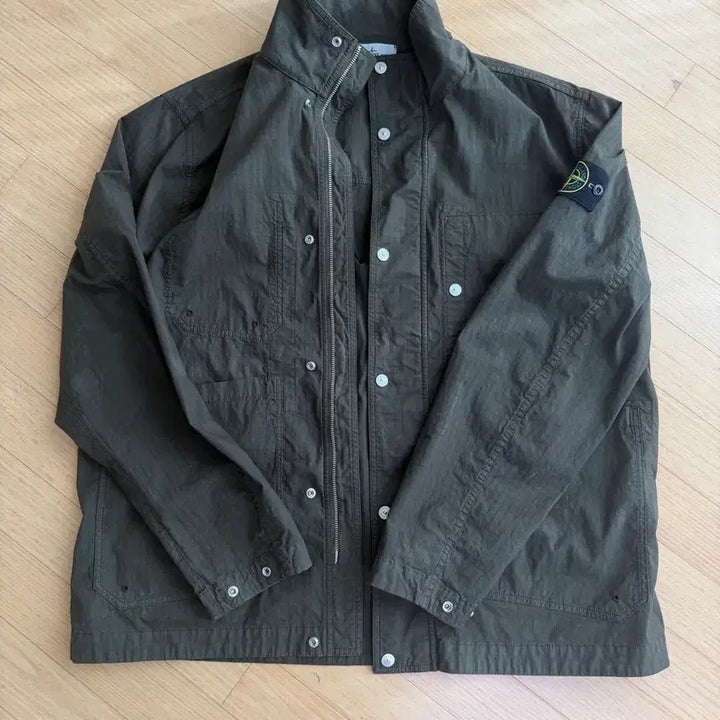 [BUNJANG] Stone Island 25SS Stretch Ripstop Jacket (Khaki) / (XXL)25SS 스톤아일랜드 스트레치 립스탑 자켓(카키/V0054)