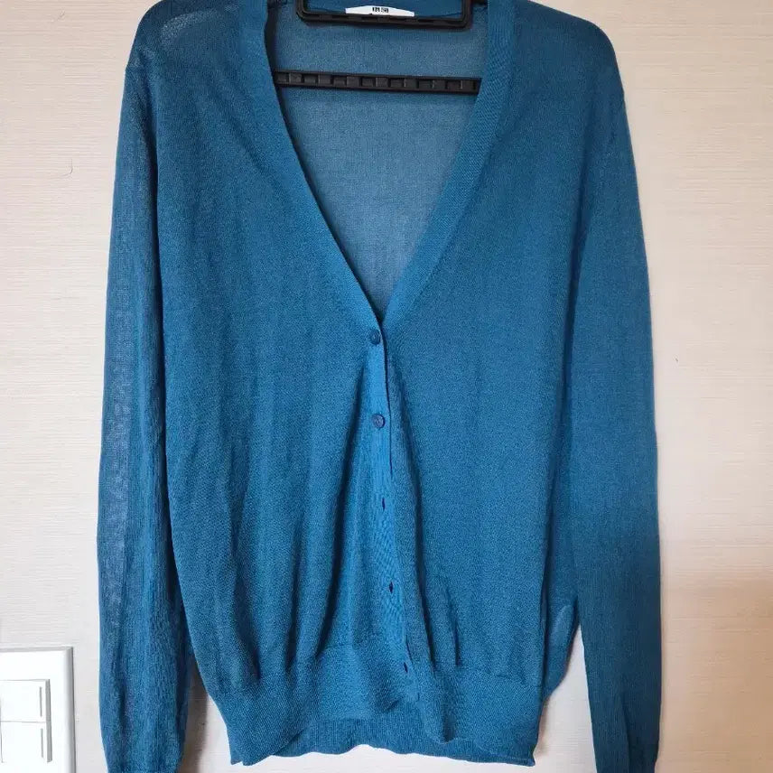 [BUNJANG] Uniqlo V-Neck Cardigan Blue / 유니클로 브이넥 가디건 블루