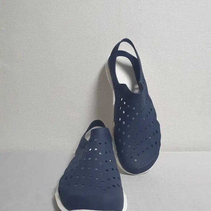 [BUNJANG] Crocs Swiftwater Wave Sandals Navy / 크록스 스위프트워터 웨이브 샌들 네이비 270mm