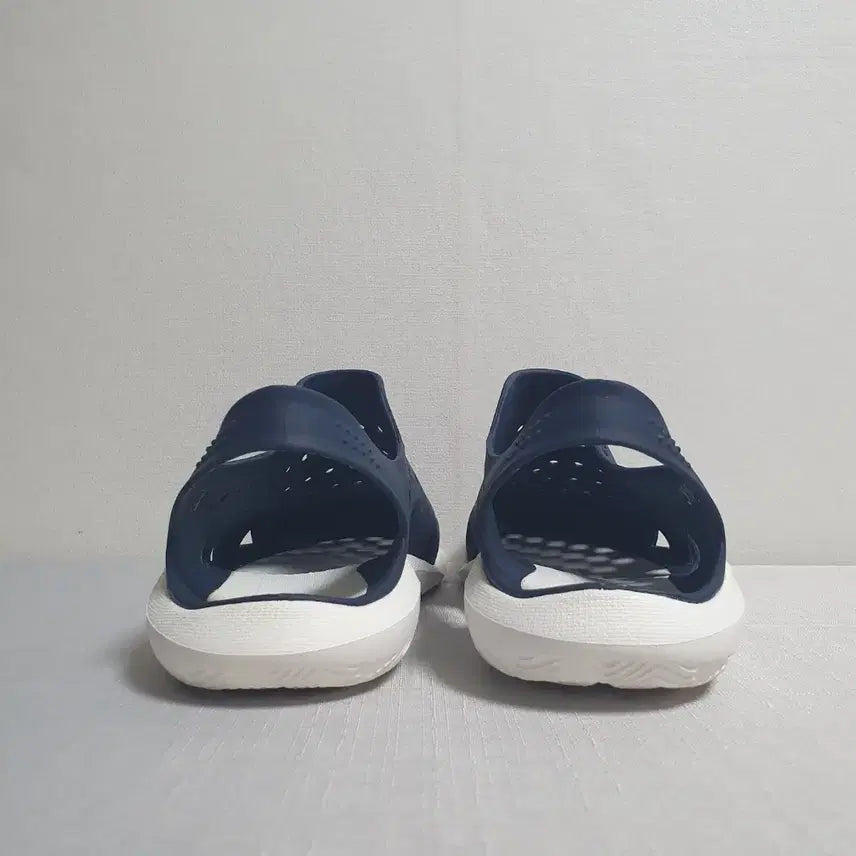 [BUNJANG] Crocs Swiftwater Wave Sandals Navy / 크록스 스위프트워터 웨이브 샌들 네이비 270mm