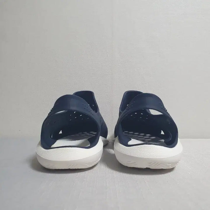[BUNJANG] Crocs Swiftwater Wave Sandals Navy / 크록스 스위프트워터 웨이브 샌들 네이비 270mm