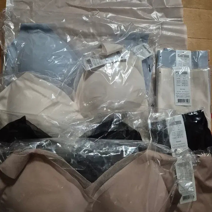 [BUNJANG] Vivian Slim Fit Air Hole Bra/Panty Set / 비비안 슬림핏 에어홀 브라/팬티 세트