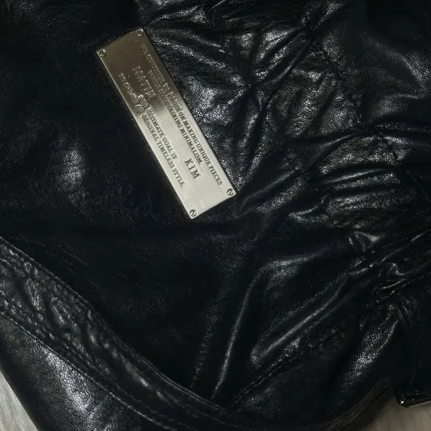 [BUNJANG] Matinkim Pou Leather Seashell Mini Bag Black / 마뗑킴 포우 레더 씨쉘 미니백 블랙(희귀매물)