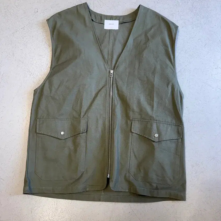 [BUNJANG] Discoat Zip-Up Vest Khaki / 디스코트 집업 베스트 조끼