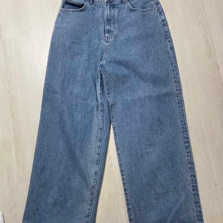 [BUNJANG] Museura Dujin Mid-Blue Wide-Fit Jeans / 뮤제라 듀진 중청 청바지