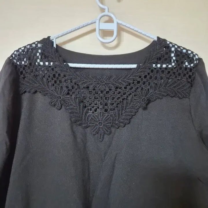 [BUNJANG] Lace Neck Black Tiered Mini Dress / 레이스 넥 블랙 캉캉 원피스