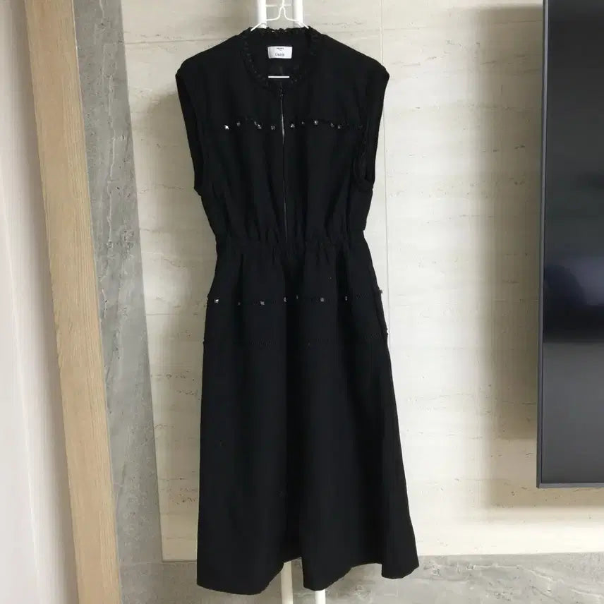 [BUNJANG] Obze Cubic Embellished Sleeveless Long Dress / 오브제 큐빅장식 민소매 드레스 롱 원피스 55
