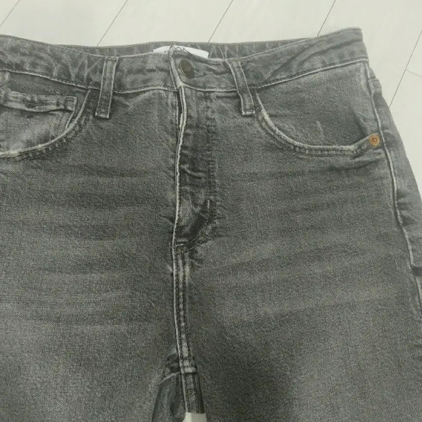 [BUNJANG] Zara Grey Washed Denim Jeans / 자라 그레이 워싱 데님 청바지
