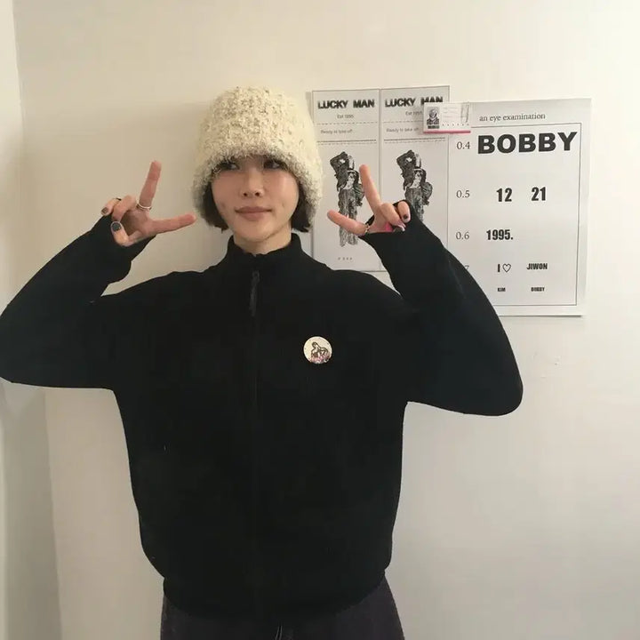 [BUNJANG] Awesome Needs Beanie / 어썸니즈 비니 (쉬이즈큐트 현아님 모자) 유일매물