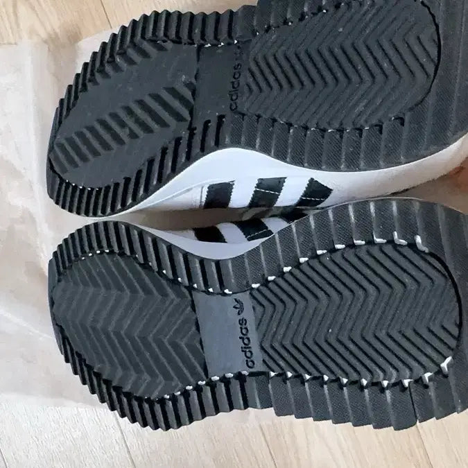 [BUNJANG] Adidas Retropy F2 Sneakers GW5473 / 아디다스 레트로피 F2 운동화 GW5473
