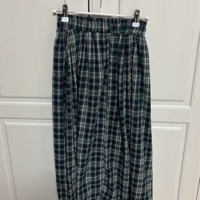 [BUNJANG] Vintage Check Knit Long Skirt (Navy + Green) / 얇은 니트소재 빈티지 체크 치마 롱스커트(네이비+그린 조합)