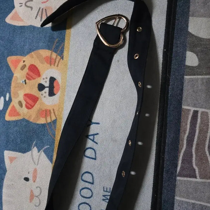 [BUNJANG] Heart Belt Black / 하트 블랙 벨트 팡아요