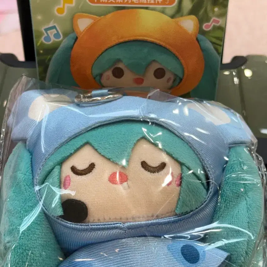 [BUNJANG] Hatsune Miku Rainy Day Raincoat Keyring Random Plush / 하츠네미쿠 비오는 날 우비 키링 랜덤 인형 키린 가챠 누이