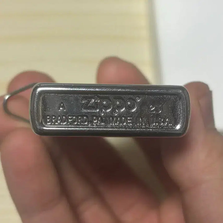 [BUNJANG] Supreme Zippo Lighter / 슈프림 지포라이터