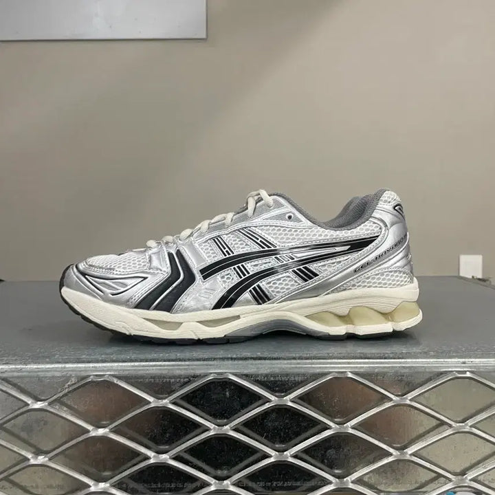 [BUNJANG] ASICS x UNDEFEATED GEL-KAYANO 14 Silver Black / 아식스 X 자운드 젤카야노 14 실버 블랙 270 (gr-4792)