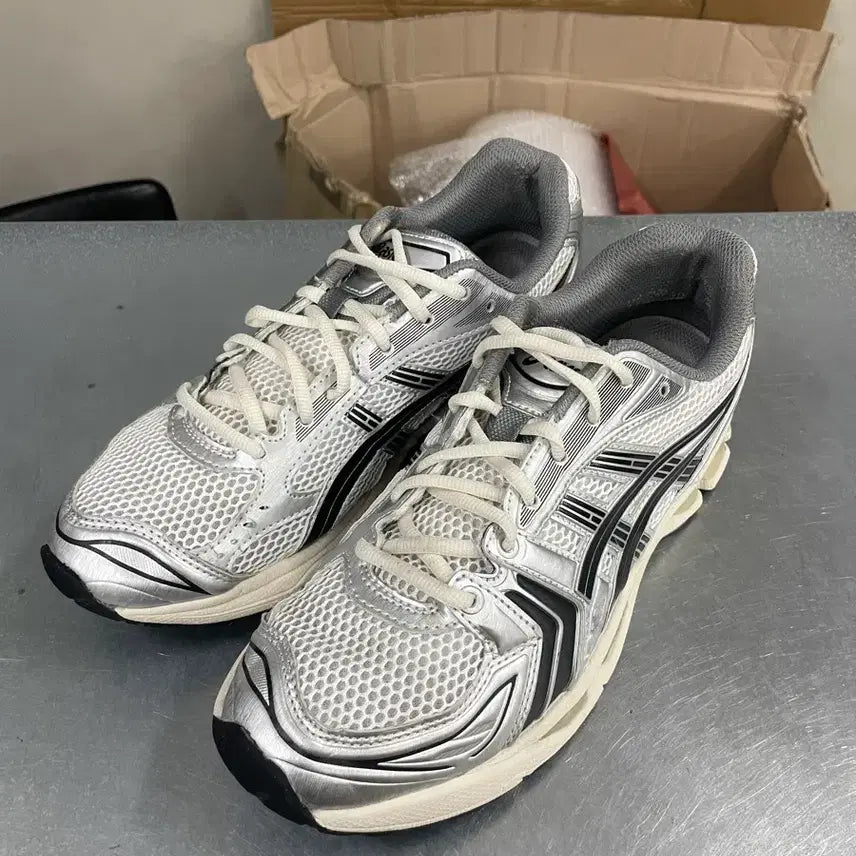 [BUNJANG] ASICS x UNDEFEATED GEL-KAYANO 14 Silver Black / 아식스 X 자운드 젤카야노 14 실버 블랙 270 (gr-4792)