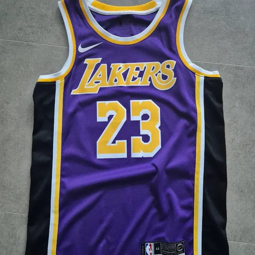 [BUNJANG] Nike LeBron James LA Lakers Swingman Jersey (Size M) / 44 M NBA 나이키 르브론 제임스 LA 레이커스 유니폼 스윙맨 저지