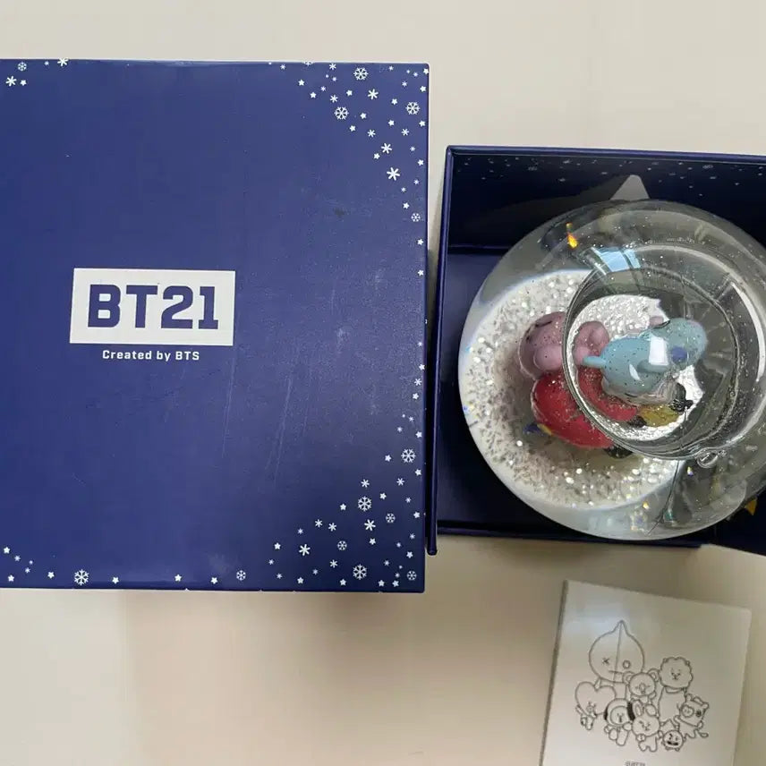 [BUNJANG] BT21 Paris Baguette Snow Globe / BT21 파리바게트 스노우볼