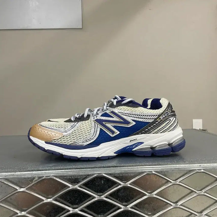 [BUNJANG] New Balance x Emre Newbold 860v2 Blue / 뉴발란스 x 에메레온도르 860v2 블루 280 (gr-4782)