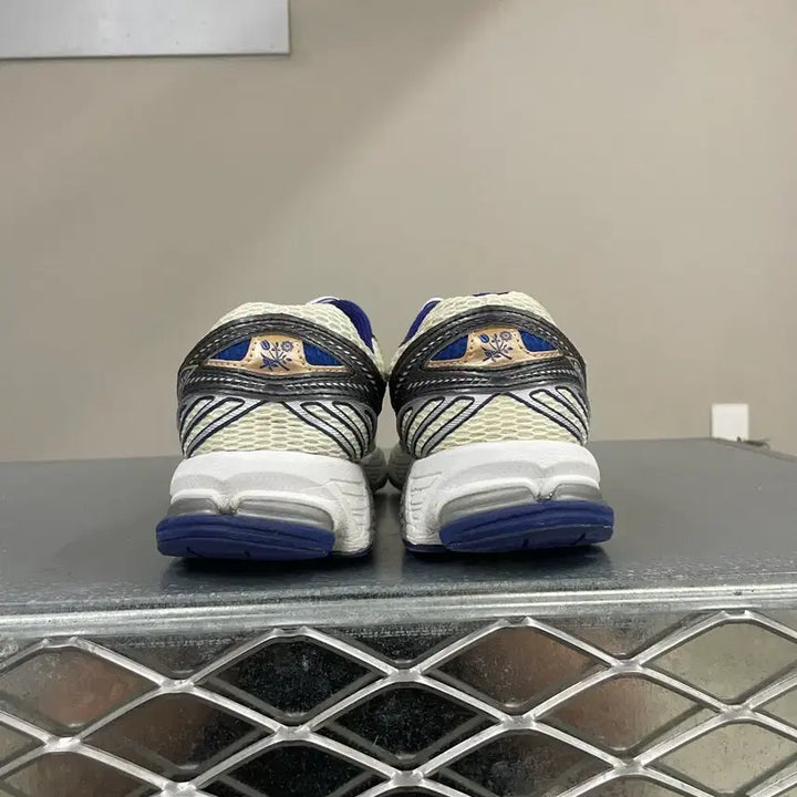 [BUNJANG] New Balance x Emre Newbold 860v2 Blue / 뉴발란스 x 에메레온도르 860v2 블루 280 (gr-4782)