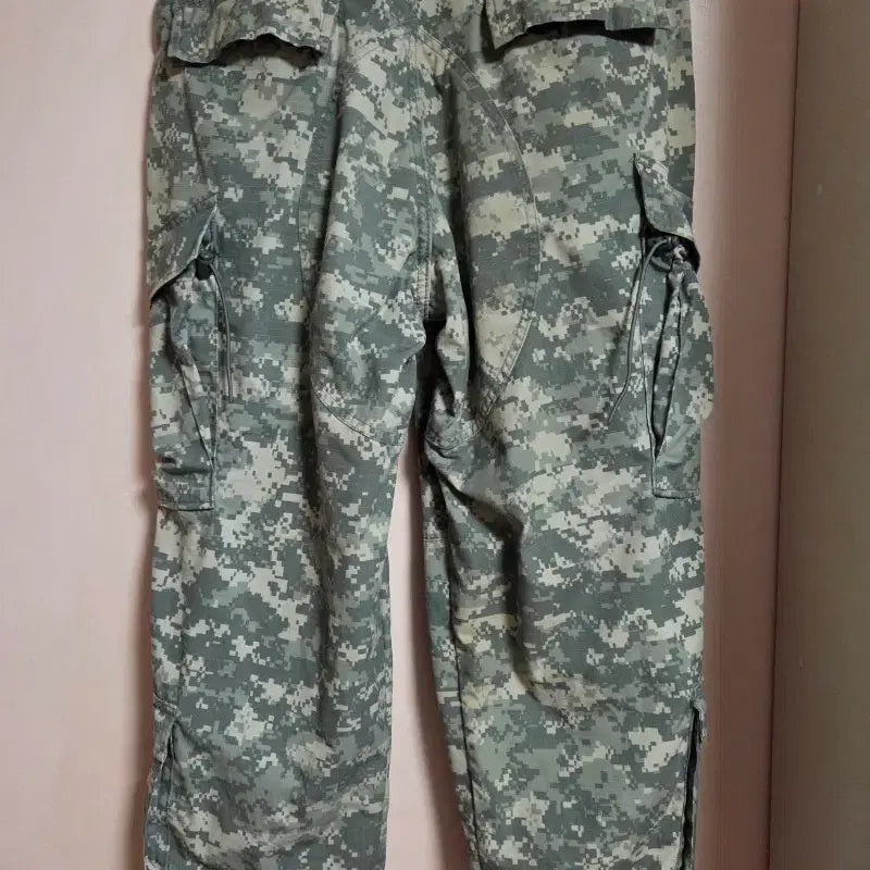 [BUNJANG] Digital Pattern Military Cargo Pants / 밀리터리 카고팬츠 디지털 패턴