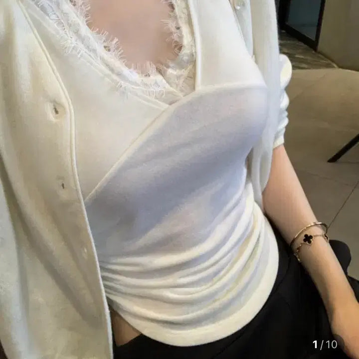[BUNJANG] Le Moment Matin Lace Sleeveless Top / 르모멘트 Matin Lace Sleeveless 레이스 슬리브리스