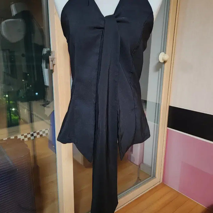 [BUNJANG] Black Ribbon Halterneck Blouse / 블랙 리본 홀터넥 블라우스