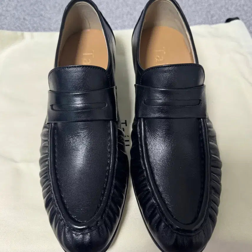 [SOLD OUT] 타일레 로퍼